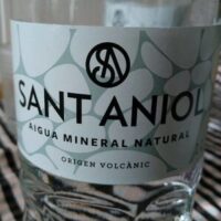 Agua en vidrio