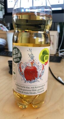 ApfelSpritzer klar, with Kohlensäure Apfelschorle klar