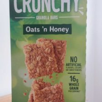 Crunchy granola bar