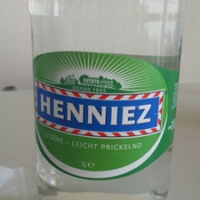 Eau minérale légère