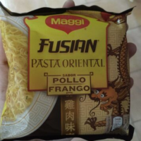 Fusian pasta oriental (sabor pollo frango)