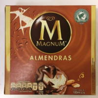 Helado sabor vainilla con Almendras Magnum