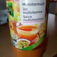 Jus multivitaminé