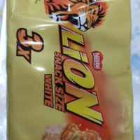 Lion snack size white