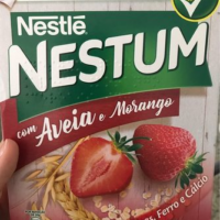 Nestum  com aveia e morango
