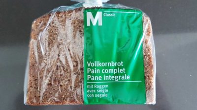 Pain complet with seigle Pain complet avec seigle