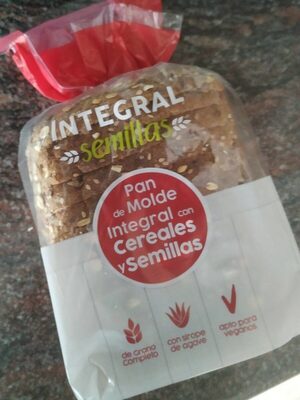 Pan from Molde with Cereals and Seeds Pan de molde integral con cereales y semillas