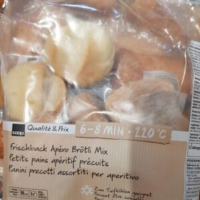 Petits pains apéritifs precuits