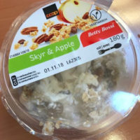Skyr & apple
