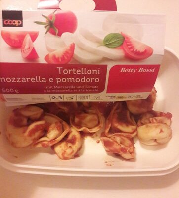 Tortelloni Mozzarella Cheese pomodoro Tortelloni mozzarella pomodoro