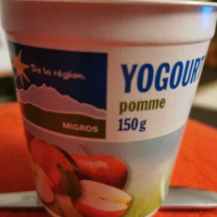 Yogurt pomme