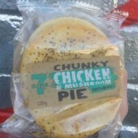 Chunky chicken & Mushroom pie