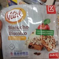 Bizcocho with Fruits and Cereals