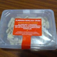 Almond repelada cruda