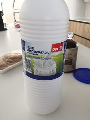 Milk SemiSkimmed esterilizada Milk SemiSkimmed esterilizada