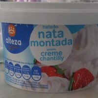 Helado nata montada