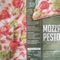 Pizza Mozzarella Cheese pesto