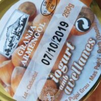 Yogurt amb avellanes