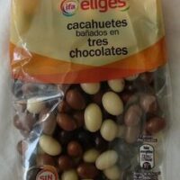 Cacahuetes bañados in tres Chocolates
