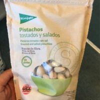 Pistachos tostados and Saltados
