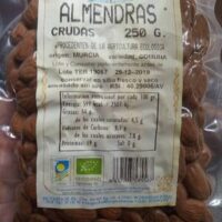 Almonds crudas