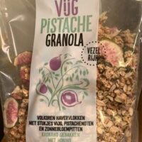 Granola met pistachenoten in gevriesdroogde vijg