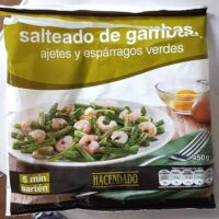 Salteado from Gambas, ajetes  and espárragos Green