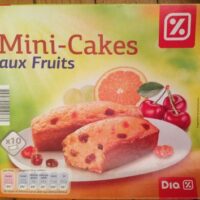 Mini-Cakes with Fruits