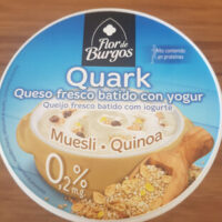 Cheese Fresc Batut Amb Yogurt and Muesli-quinoa