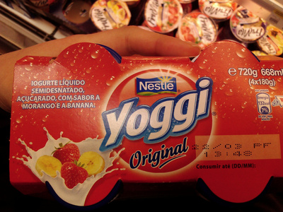 Yoggi Original Morango e Banana Yoggi Original Morango e Banana