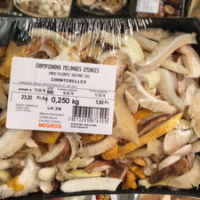 Mushrooms Mixed émincés : Chanterelles Champignons mélangés émincés : Chanterelles