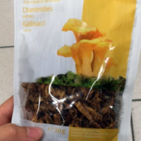 Chanterelles Dried Chanterelles séchées