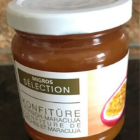 Confiture de pêches-maracuja