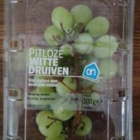 Seedless white grapes