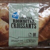 Luchtige roomboter croissants