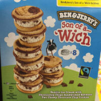 Son of Wich (x8) – Soup glacée Vanilla with inclusions Cocoa (1%) entre des cookies Soft (43%) with pépites from Chocolate (3%) Son of Wich (x8) - Soup glacée Vanilla with inclusions Cocoa (1%) entre des cookies Soft (43%) with pépites from Chocolate (3%)