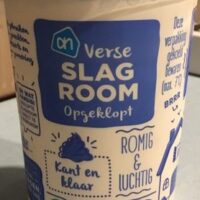 Opgeklopte Slagroom (aufgeschlagene Sahne), met su...
