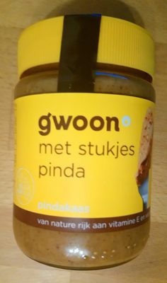met stukjes pinda met stukjes pinda
